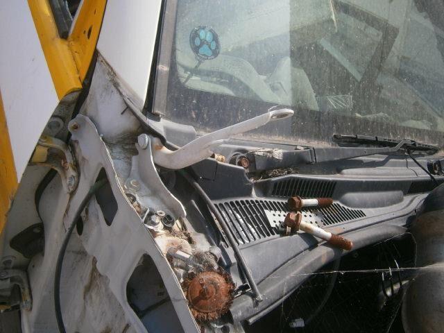 Решетка под лобовое стекло Тойота Хайлюкс Сурф в Уренгое 29486